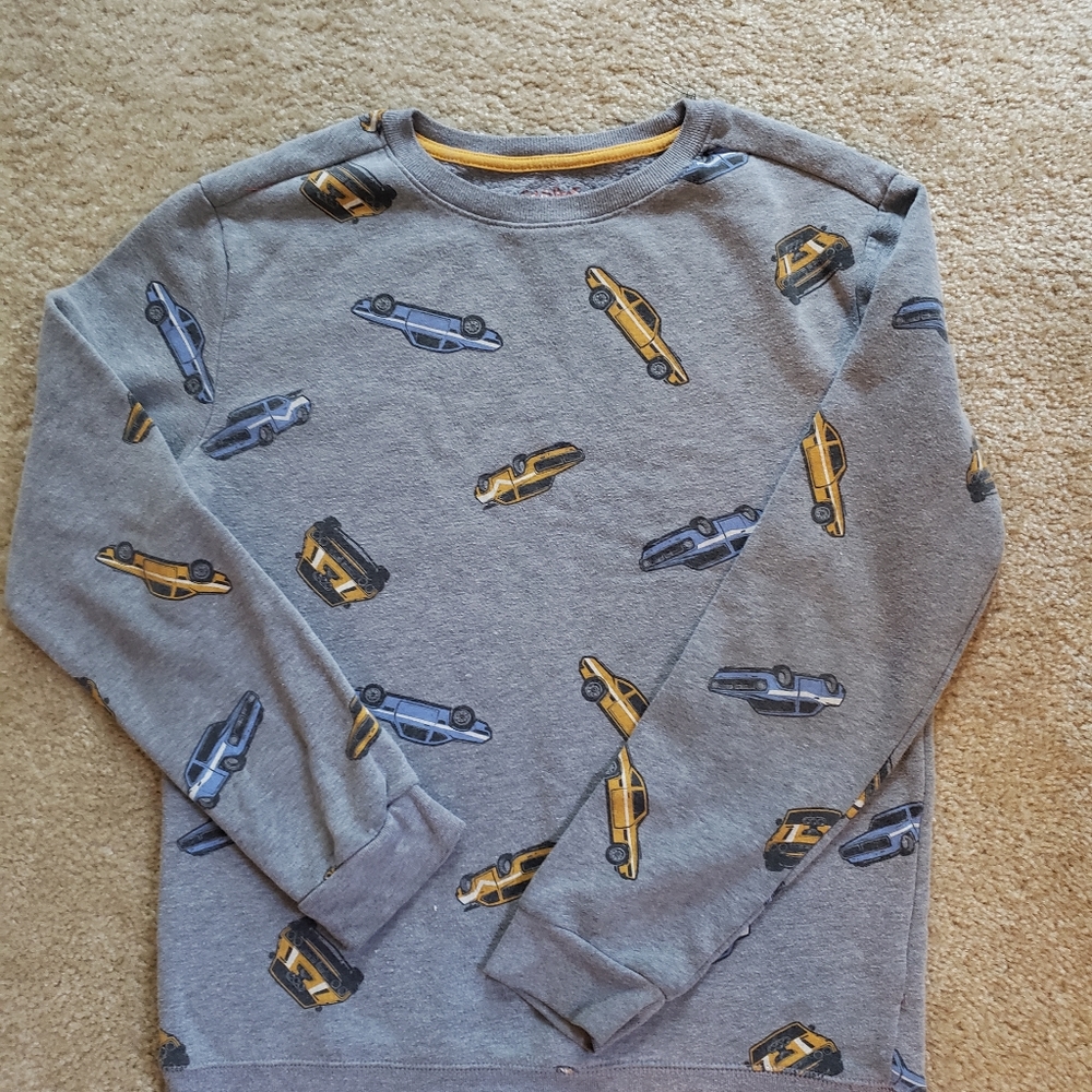 Boys gray sweatshirt with various color cars